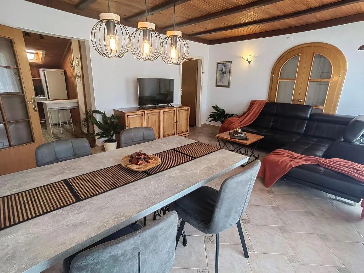 Apartment Nela Tribalj